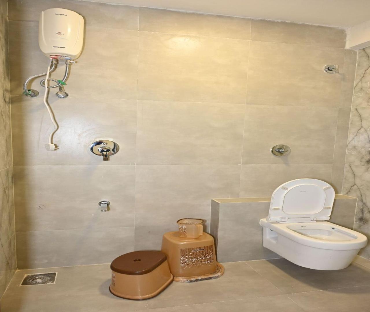 Hotel Avadh Palace, Subhash Bridge, Rto Circle, Ahmedabad Extérieur photo