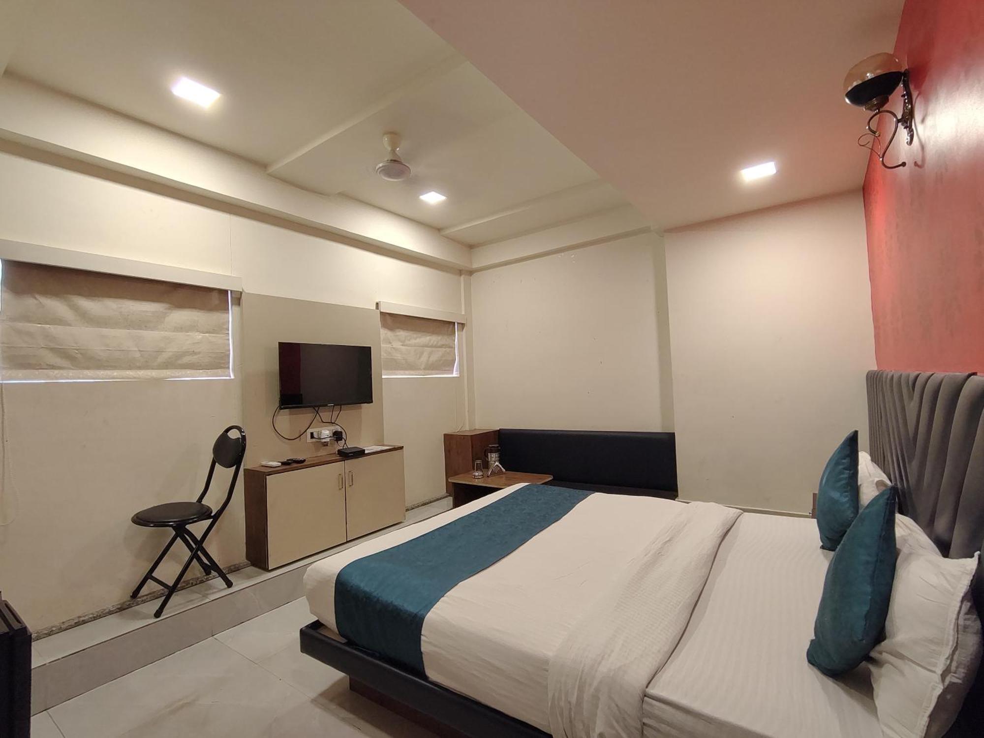 Hotel Avadh Palace, Subhash Bridge, Rto Circle, Ahmedabad Extérieur photo